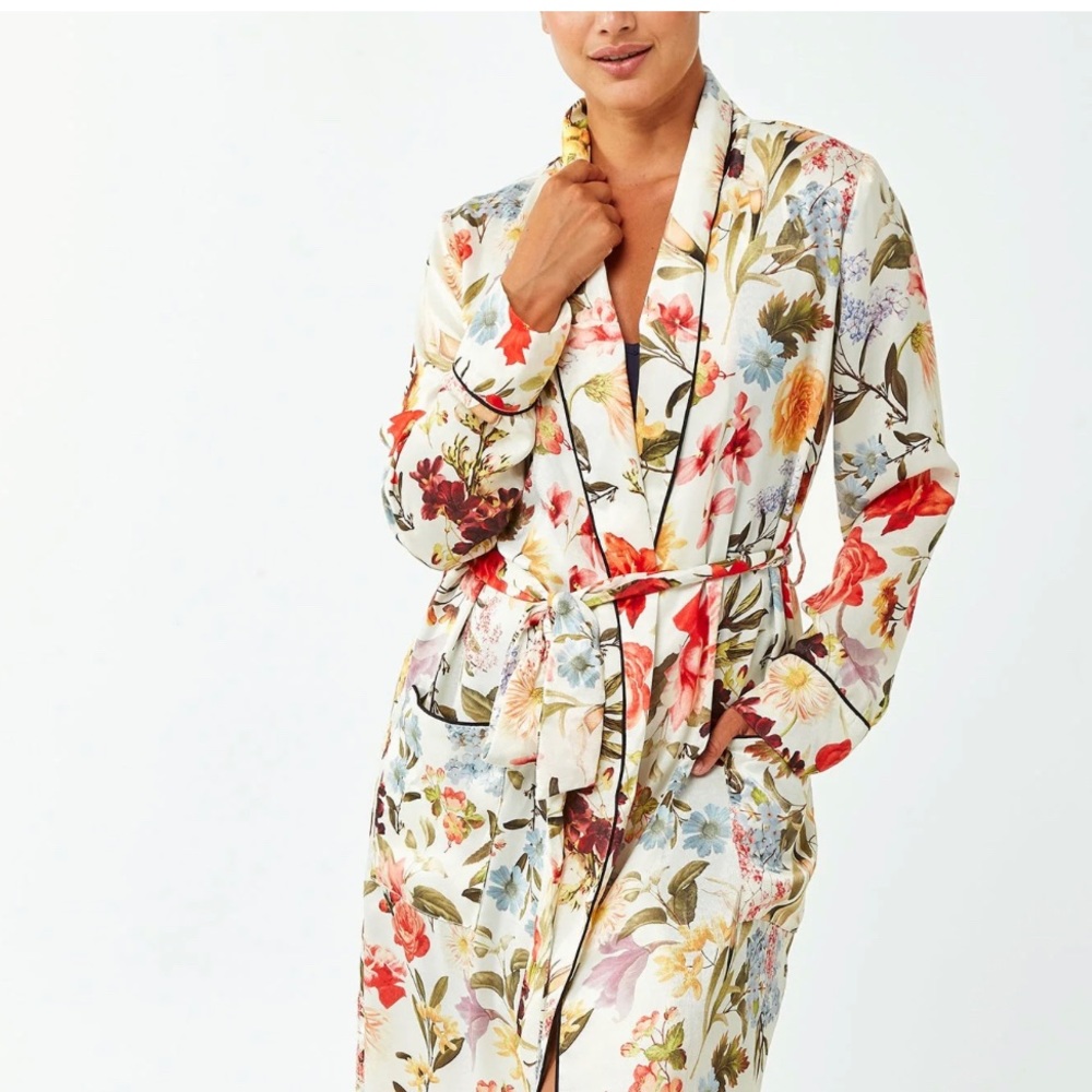 Mestiza Kate Robe in ivory floral